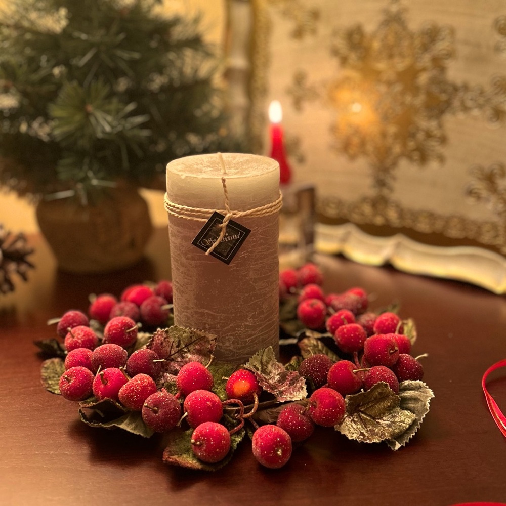 *NEVER USED• Small Sugared Cherry Wreath/Table Centrepiece